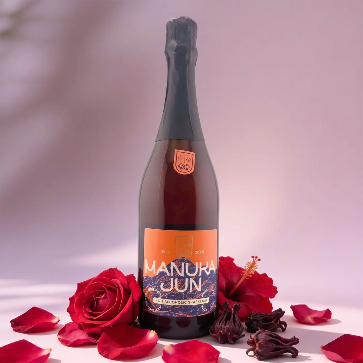 neuruppin-manuka-jun-rose-750ml-alkoholfrei-mitBeiwerkVorderseite